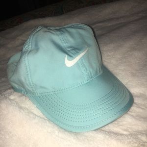 Nike Women’s Feather Light Hat, Tiffany Blue